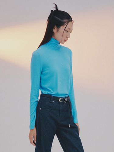 Essential Color Turtleneck T-Shirts_Blue - kuho plus - Modalova