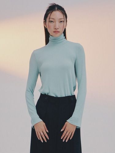 Essential Color Turtleneck T-Shirts - kuho plus - Modalova