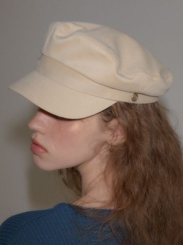 Suede Button Hat - SALON DE YOHN - Modalova