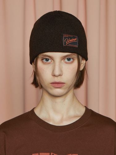 Logo Label Beanie - Dark Brown - UNALLOYED - Modalova