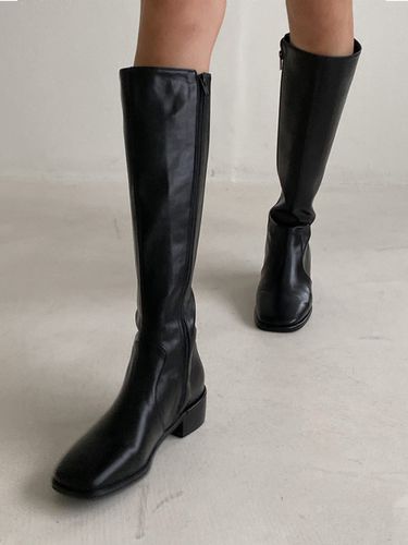 Classic Square Flat Long Boots_Black - Stiu - Modalova