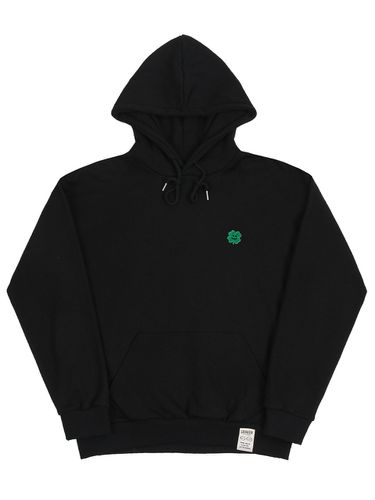 Clover Smile Embroidery Hoodie_Black - GRAVER - Modalova