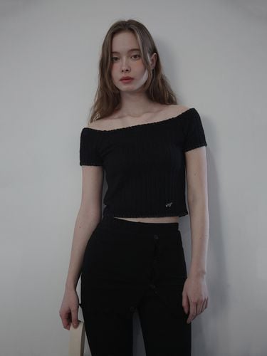 Stitch Layered Warmer Top_Black - SOFT SEOUL - Modalova