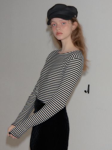 Boat Neck Stripe T-shirt - SALON DE YOHN - Modalova