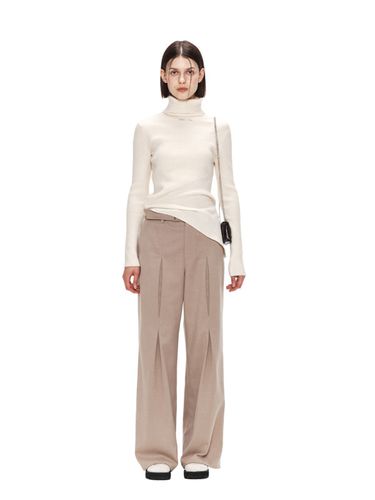 Belted Tuck Point Trouser (Beige) - Matin Kim - Modalova