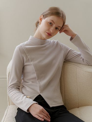 Slim Turtleneck T-Shirt - Beige - YUPPE - Modalova