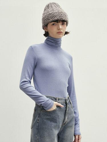 Soft Ribbed Turtleneck T-Shirt_Skyblue - LOEIL - Modalova