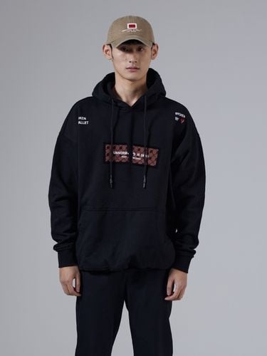 Oversized Fit Broken Wallet Hoodie - UNNORM IS DEAD - Modalova