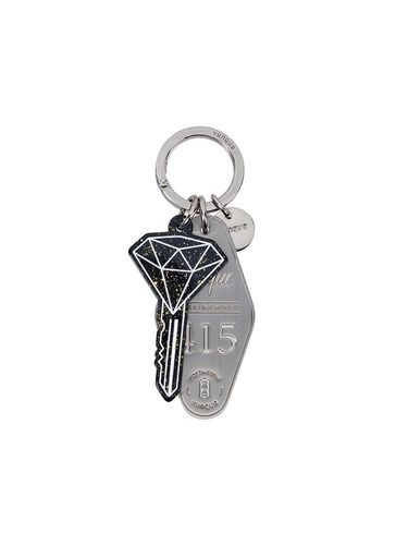 Diamond Key Charm_Black - vunque - Modalova