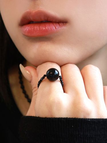 Onyx Ball Ring - Less is more - Modalova