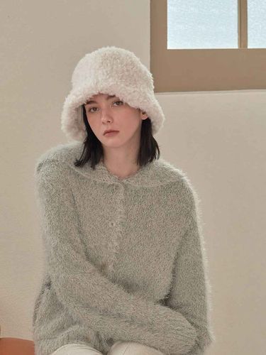 Square Long Label Fleece Hat (3 Colors) - VARZAR - Modalova