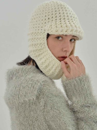 Label Crochet Knit Hat (2 Colors) - VARZAR - Modalova