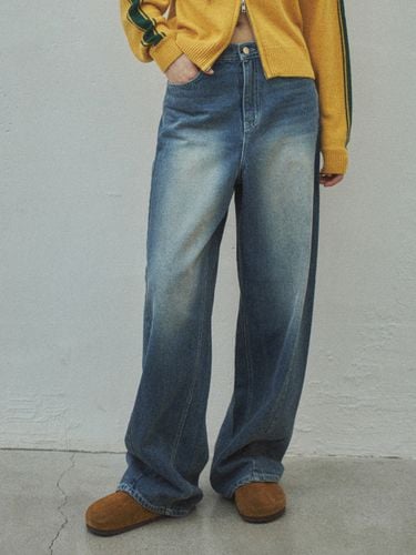 Curved Loose Fit Denim Pants () - CITTA - Modalova