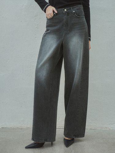 Curved Loose Fit Denim Pants () - CITTA - Modalova