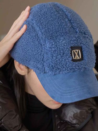 Square Stud Fleece Camp Cap (5 Colors) - VARZAR - Modalova