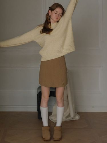 Suede Pleated Skirt_Beige - Cest Moidew - Modalova