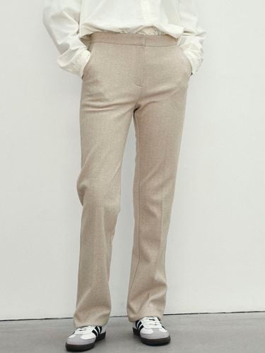 Cozy Slim Straight Slacks_Light Beige - LOEIL - Modalova