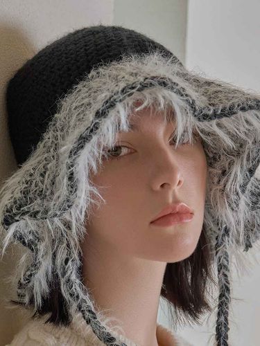 Crochet Knit Round Bucket Hat (2 Colors) - VARZAR - Modalova