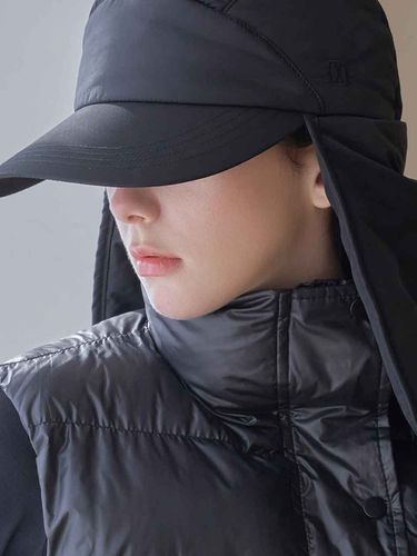 Square Windbreaker Cap (3 Colors) - VARZAR - Modalova