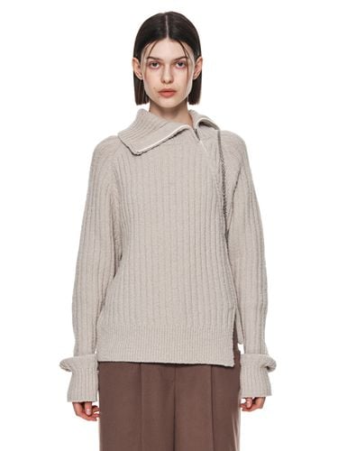 Asymmetric Zip Up Pullover_Beige - Matin Kim - Modalova