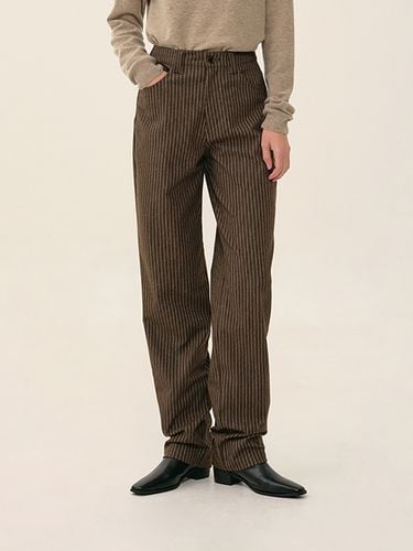 Stripe Pants (dark olive) - OWN FEATURE COLOUR.OFC - Modalova