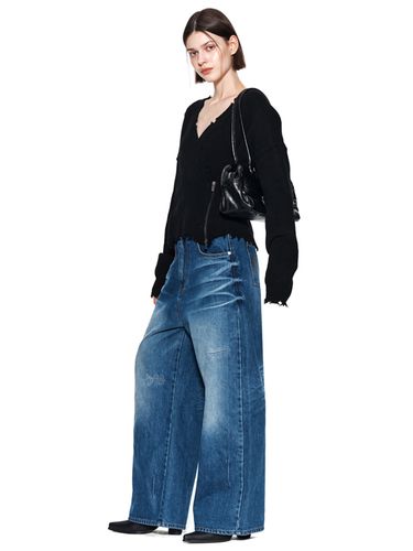 Embroidery Brushed Loose Silhouette Denim Pants - Matin Kim - Modalova