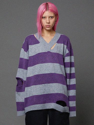 Striped Cutout V-neck Sweater - HOODHOOD - Modalova