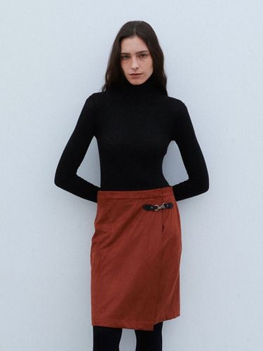 Suede Buckle Skirt - Brick - HESS - Modalova