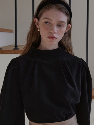 Low Turtleneck Blouse - Black - JOORTI - Modalova