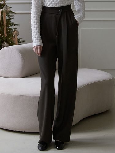 Two Button Oblique Slacks - JOORTI - Modalova