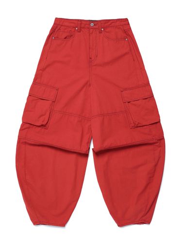 Balloon Dyed Cargo Pants - Red - EASTSERVICESHOP - Modalova