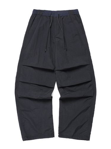 Parachute Woven Pants - Black - EASTSERVICESHOP - Modalova