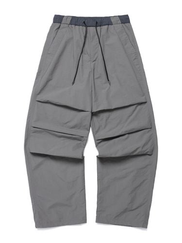 Parachute Woven Pants - Gray - EASTSERVICESHOP - Modalova