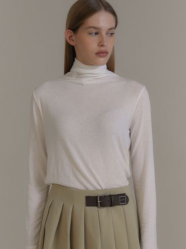 ANC Classic Turtleneck Top - ANOETIC - Modalova