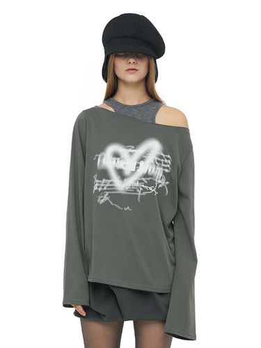 Heart Boat Neck Top_Charcoal - CERRIC - Modalova