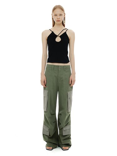 Solid Multi Cargo Pants_Khaki - CERRIC - Modalova