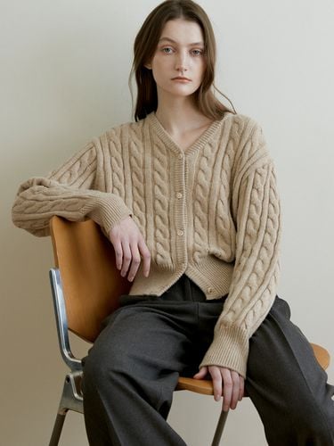 Cable Crop Cardigan_Beige - ourcomos - Modalova