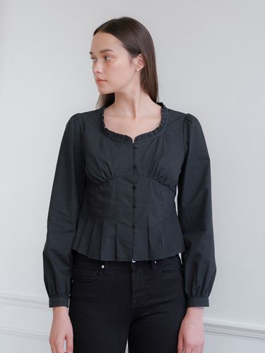 Pleated Heart Neck Blouse _ Black - VEM.VER - Modalova