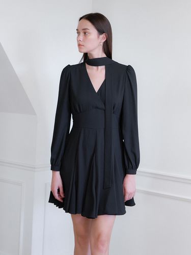 Tie Collar Flare Dress _ Black - VEM.VER - Modalova