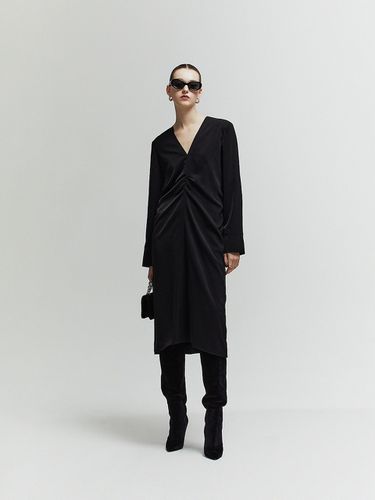 Powdery Drape Midi Dress _ Black - L’H.A.S - Modalova