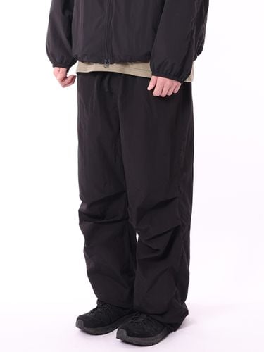 Nylon Wide Parachute Pants_Black - THAT`S IT - Modalova