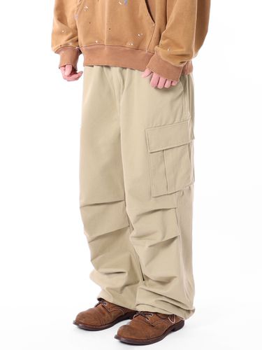 Cotton Wide Parachute Cargo Pants_Beige - THAT`S IT - Modalova