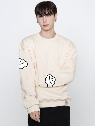 Unisex] Multi Cloud Smile Drawing Sweatshirt - GRAVER - Modalova