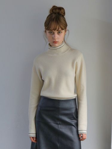 Line Turtleneck Pullover - PAUL&ALICE - Modalova