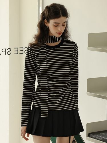 Striped Round Neck Scarf Top _ - DUNDROP - Modalova