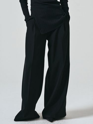 Wool One Tuck Wide Slacks_Black - NOIRER for WOMEN - Modalova