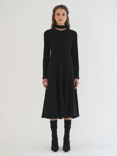 Neck Slit Jersey Dress / Black - PAUL&ALICE - Modalova