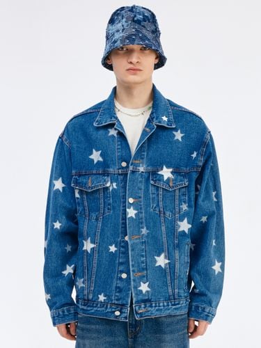 Star Painting Denim Jacket - Blue - The GREATEST - Modalova