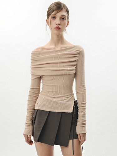 Jennie Off-Shoulder Top - Beige - PAIN OR PLEASURE - Modalova