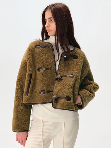 No Collar Semi Crop Shearling Jacket - 2 Colors - MAGJAY - Modalova